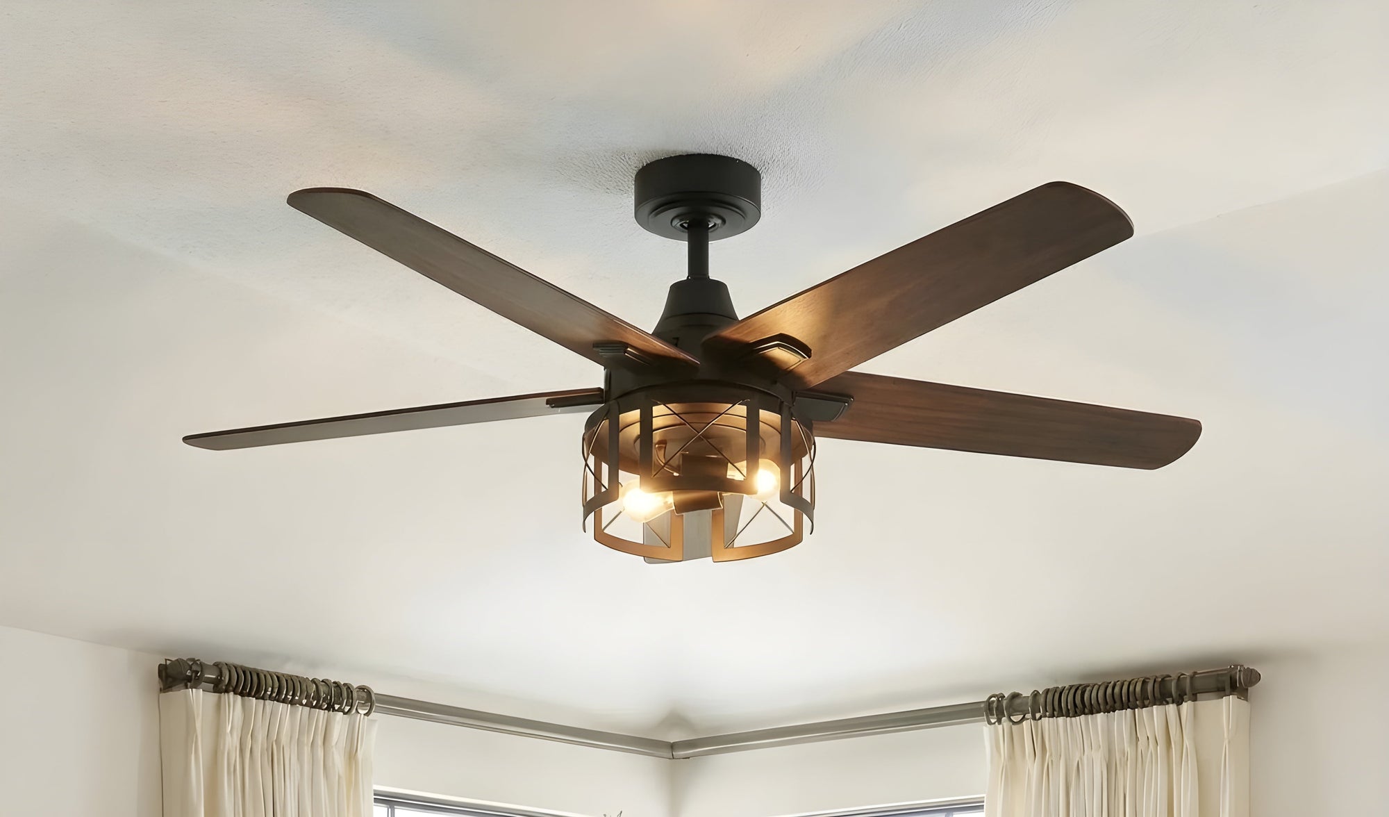 What Size Ceiling Fan Is Right for Your Living Room: 52 or 48 Inches? - IPLUS Lighting