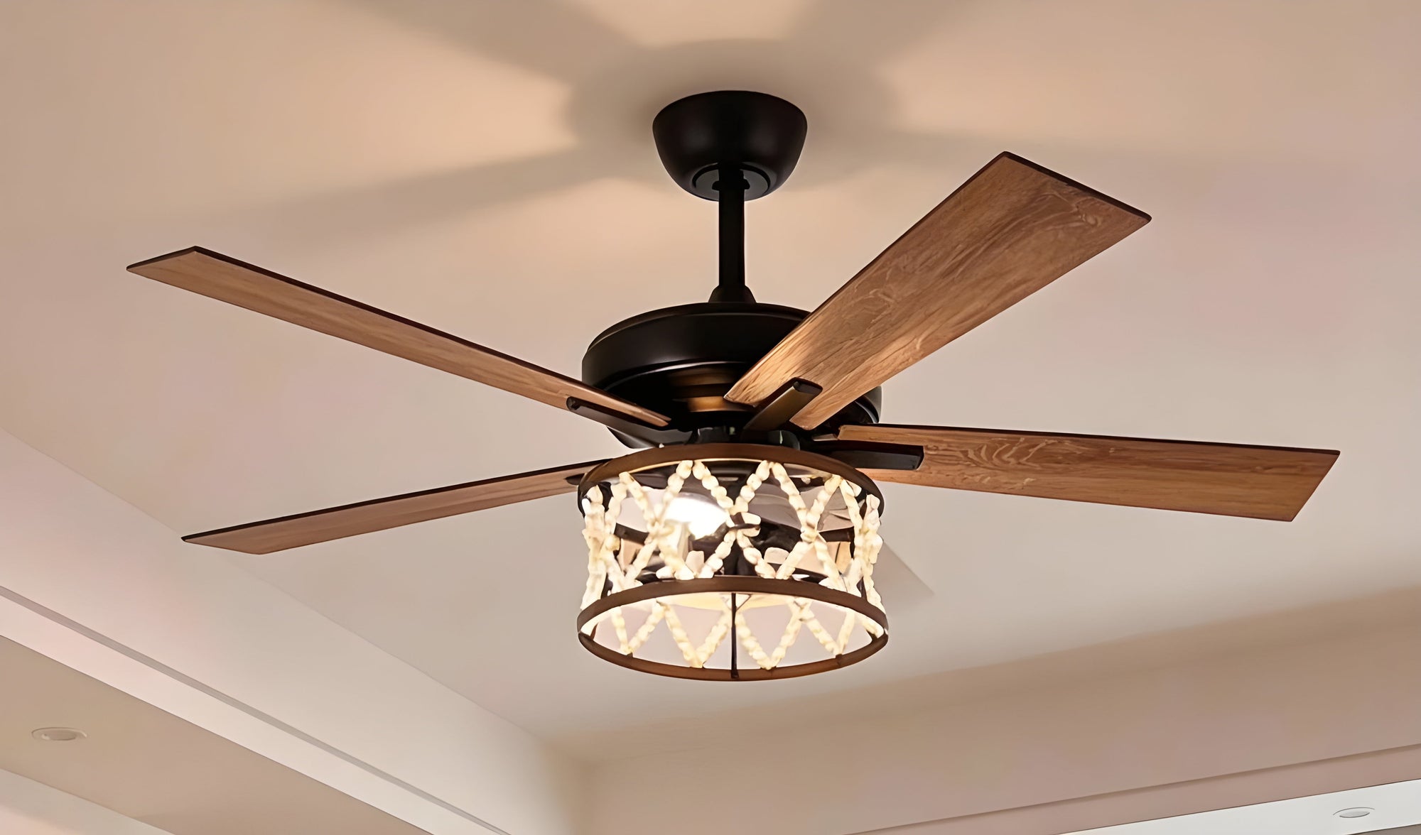 For Wooden Ceiling Fans, Is Brown or Gray the Better Choice? - IPLUS Lighting