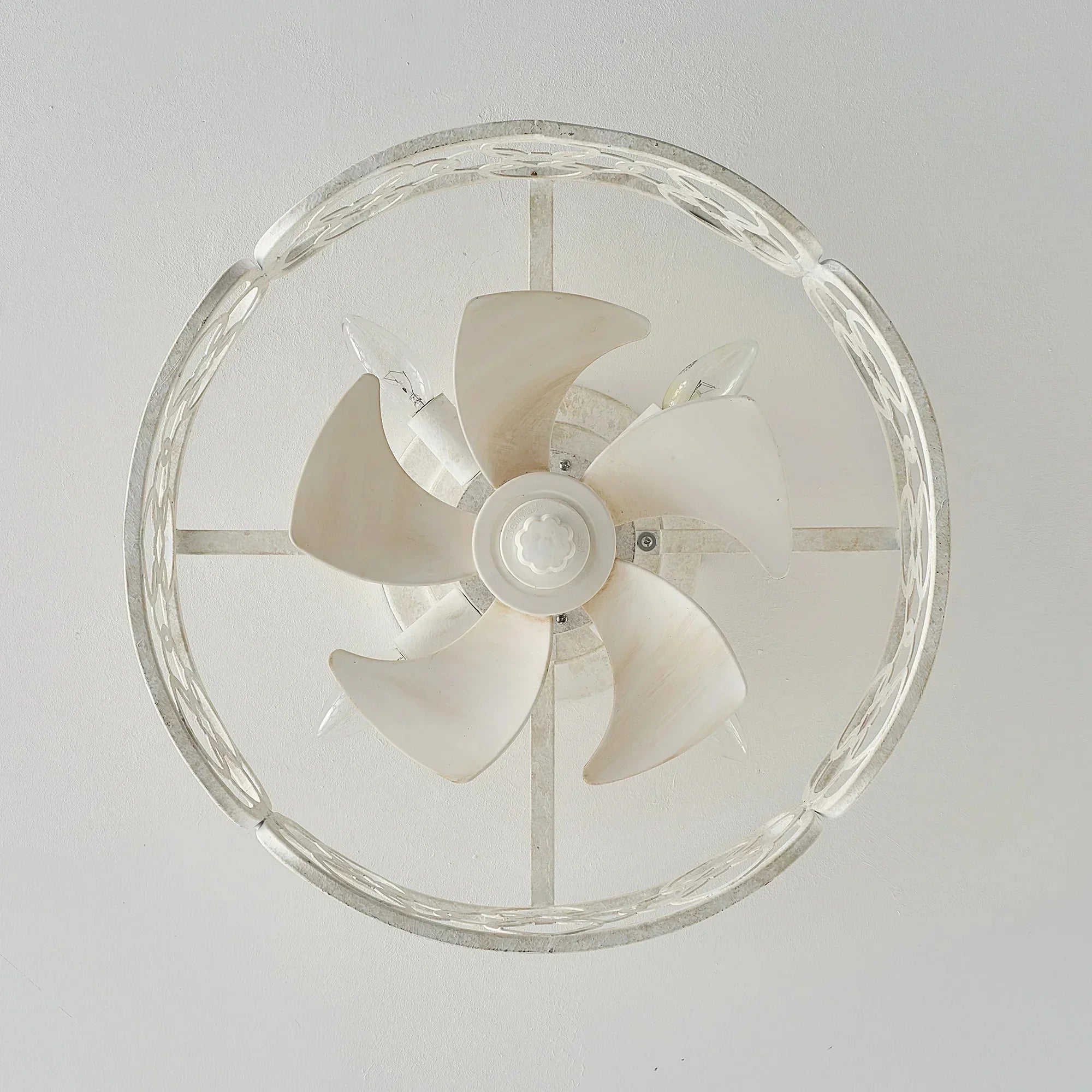 18" Leif Distressed Ceiling Fan