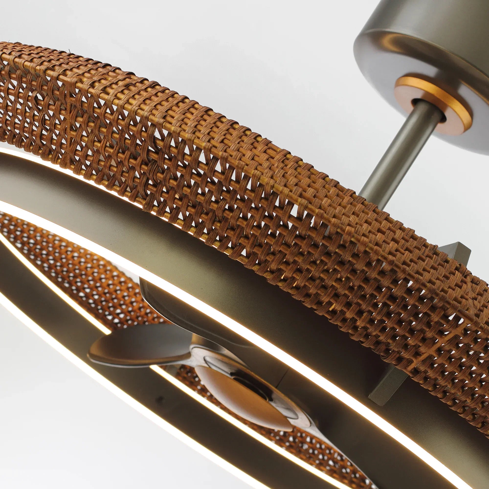 33" Elijah Fandelier