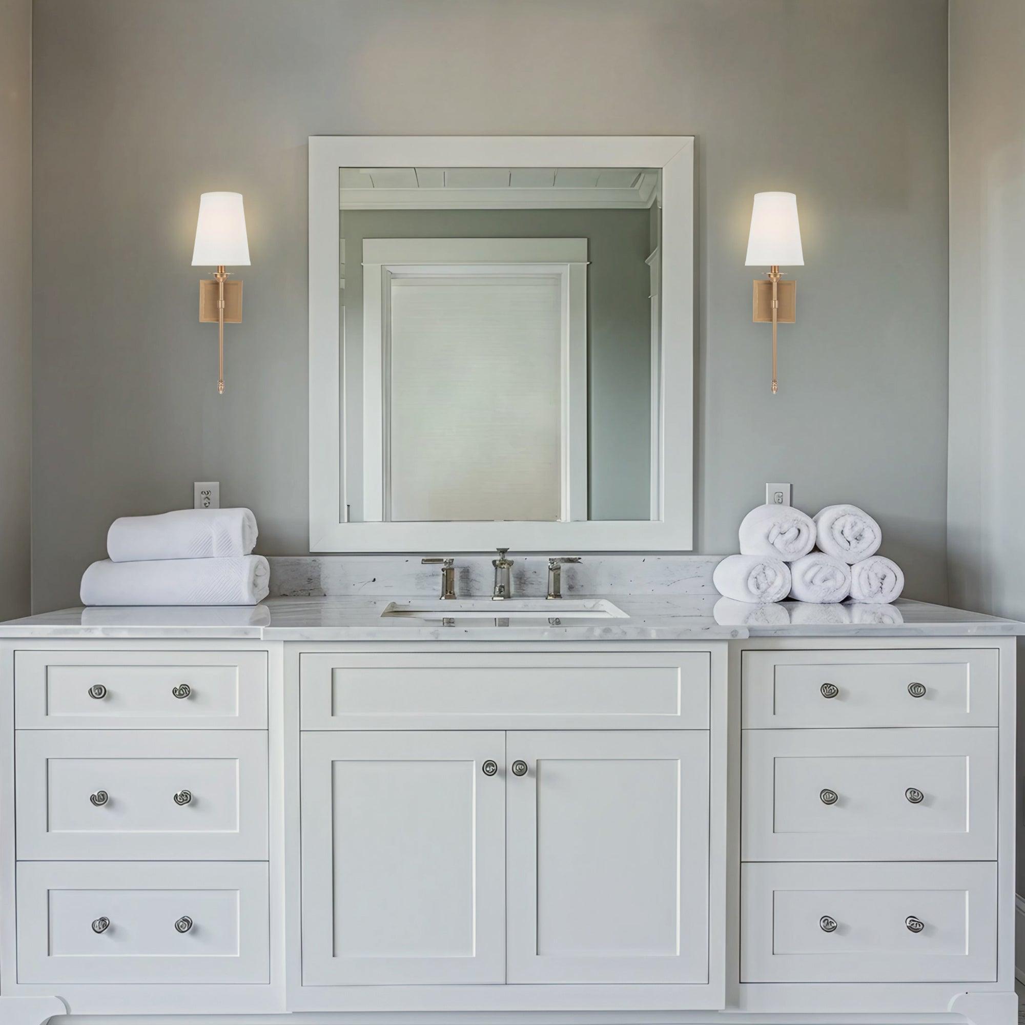 Manor Modern Traditional 1-Light Wall Sconce