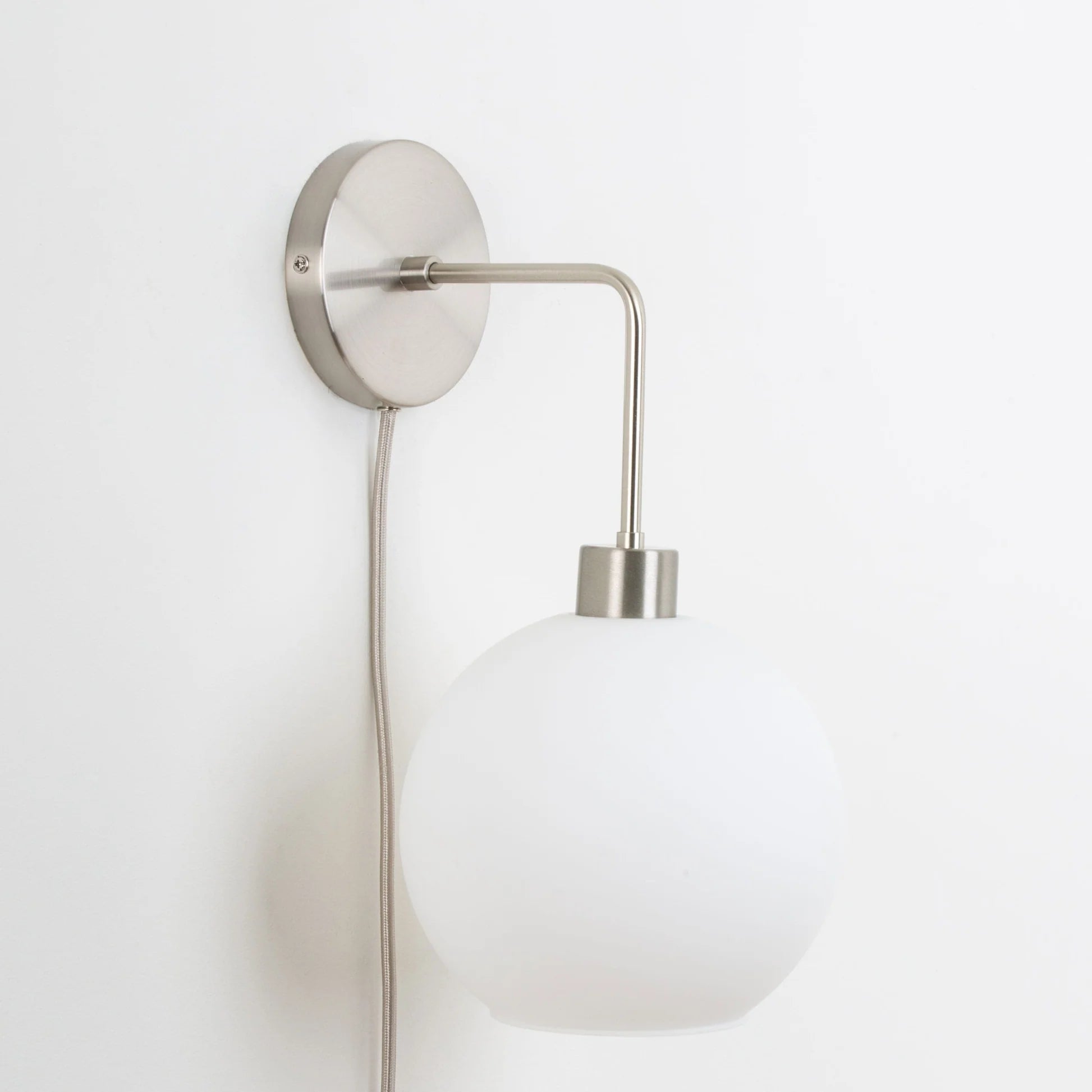 Plug-In Bend Solo 8in Globe Sconce