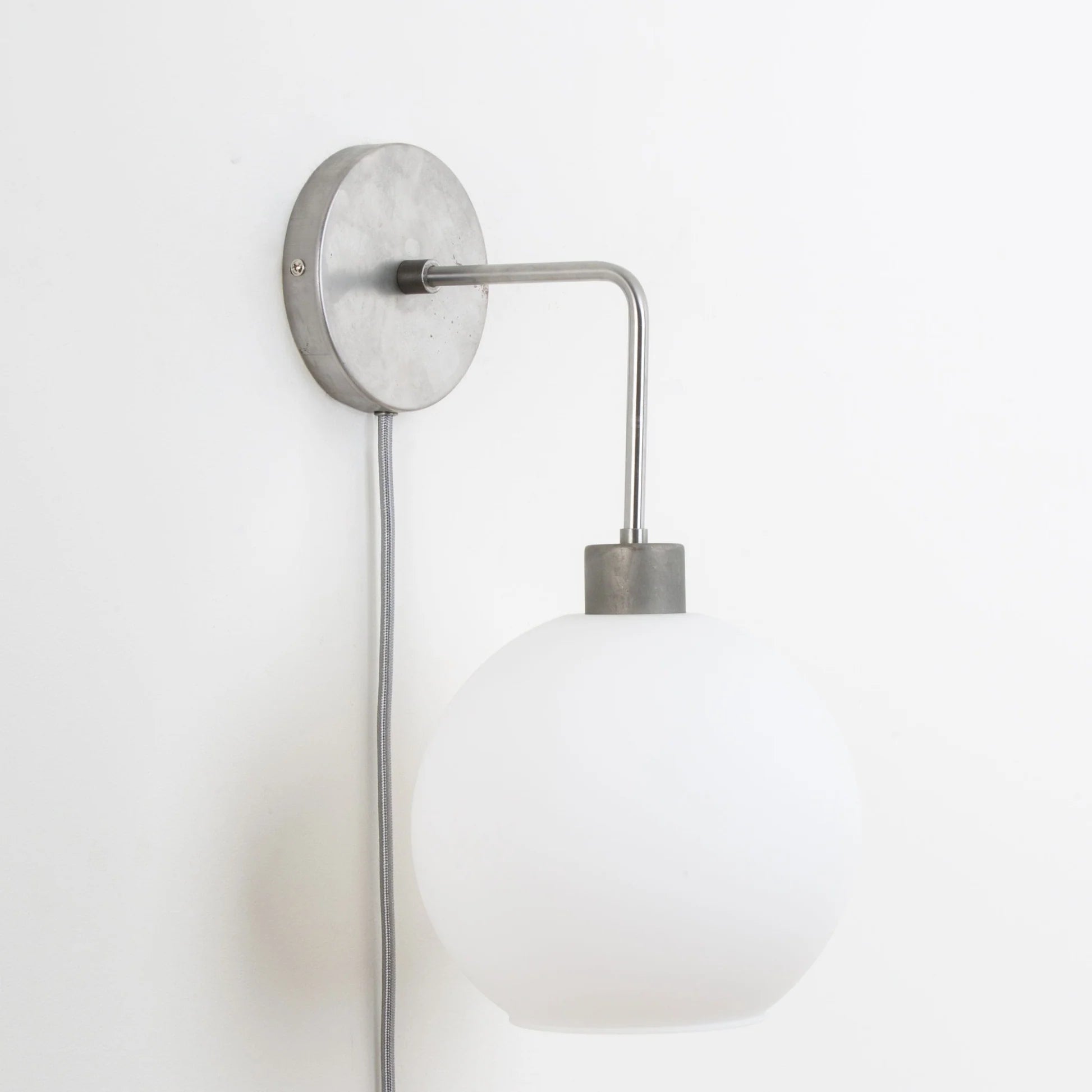 Plug-In Bend Solo 8in Globe Sconce