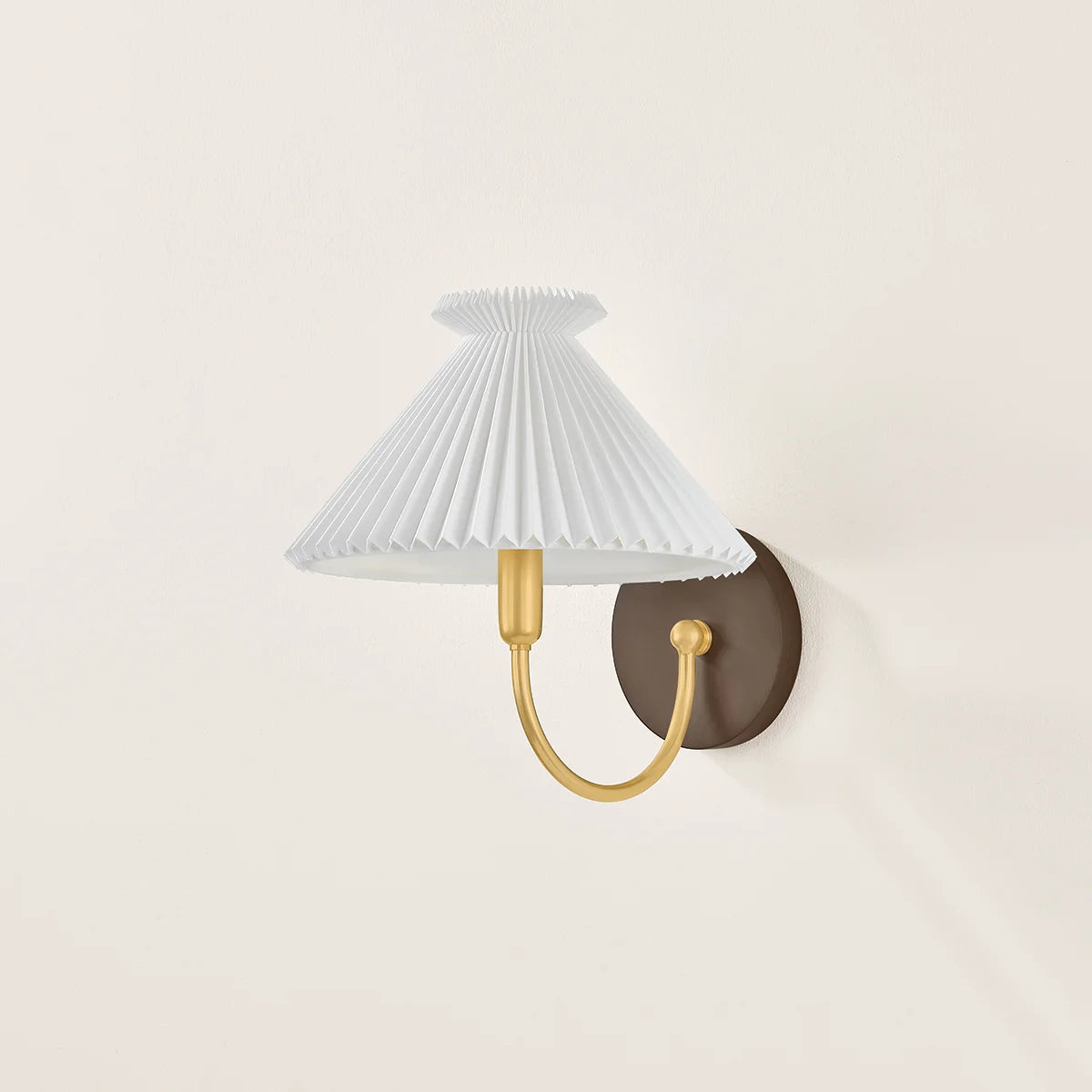1-Light Wall Sconce in Vintage Brass