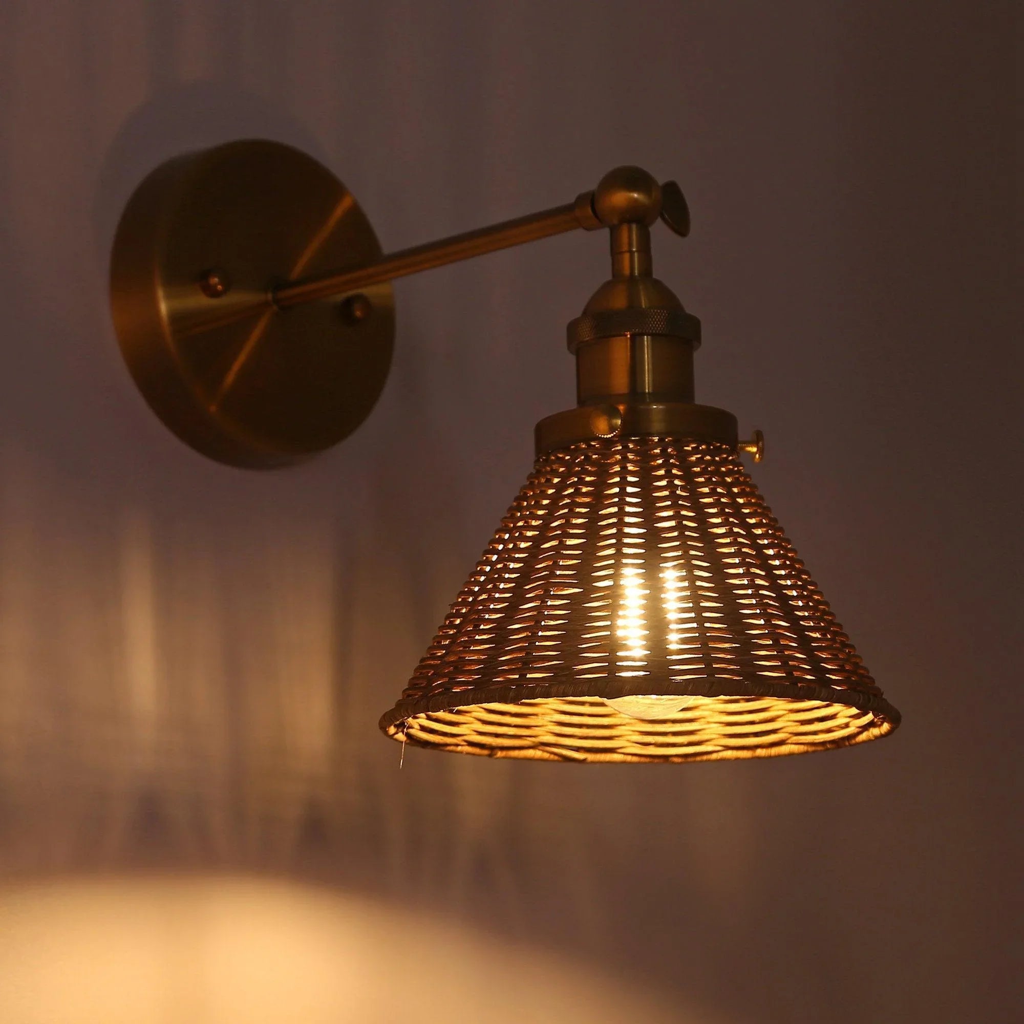 Traditional Golden 1-Light Wall Light - IPLUS Lighting