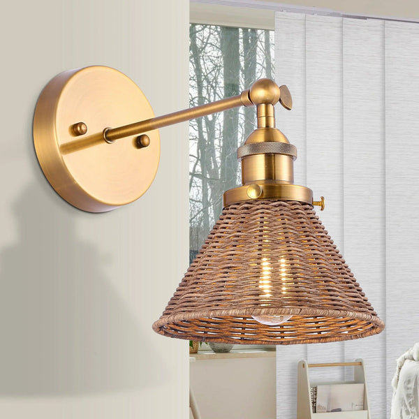 Traditional Golden 1-Light Wall Light